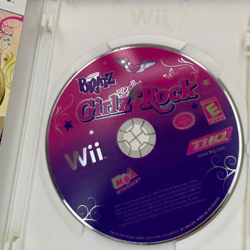 THQ Bratz Girlz Really Rock Nintendo Wii Pink Good Music Game RVL-RRLE‎